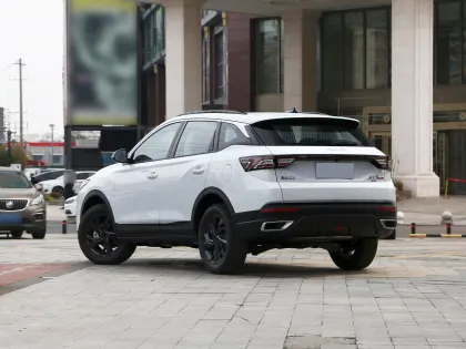 Lowest Priced Dongfeng Aeolus AX7 SUV 5-Doors 5-Seats with R18 Tires