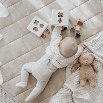 47''x47'' Pure Linen Quilted Flax Round Rug for Baby Crawling