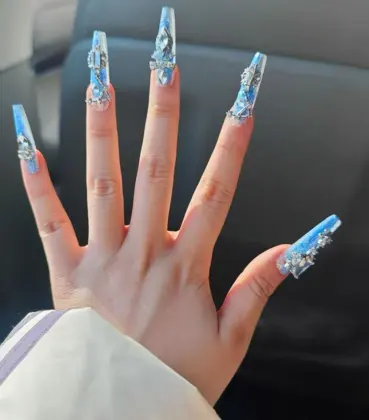 **Libra** Stiletto Blue with Silver Chains