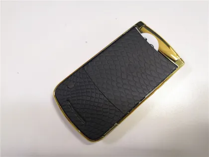 GSM-FIX Motorola RAZR2 V8 GSM 2MP Camera 2GB ROM Unlocked Mobile Phone