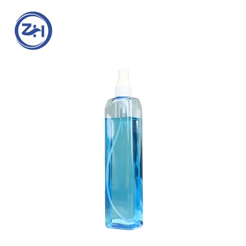 زجاجة ماء مربعة الشكل بنقشة الزهور