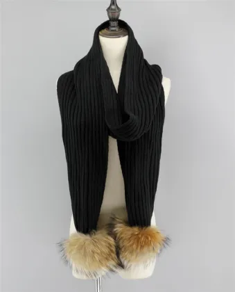 knit gril big pompom scarf