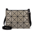 Peribadikan beg rhomboid geometri dengan satu bahu sloping silang beg persegi kecil untuk wanita