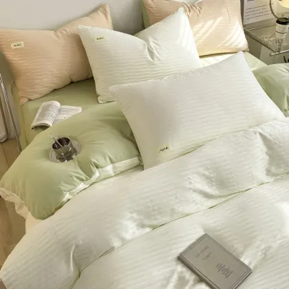 Queen and King Size Stripe Seersucker Bedding Set
