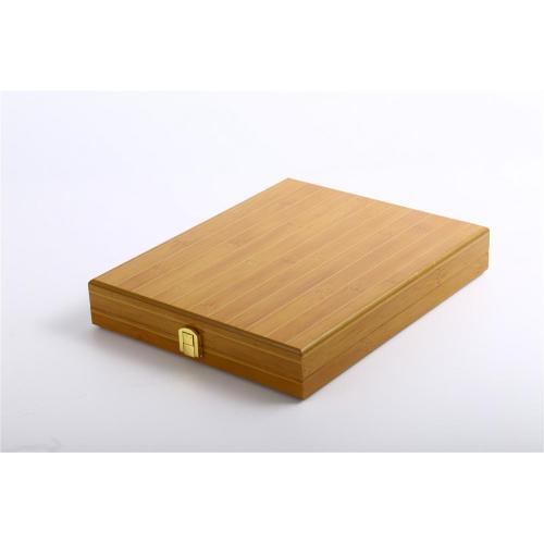 Engraving wooden box for medals