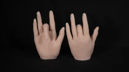 Manicure Practice Prosthetic Hand Model Simulation