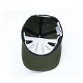 Cappello a snapback a 6 pannelli in pelle