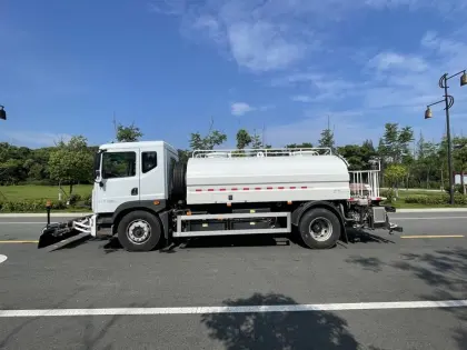 Dongfeng Electric Retractable Street Road Sweeper Truck