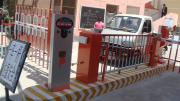 Short Range 3 - 15cm Card Swiping Smart Car Parking System With Led Graphic Display 80w