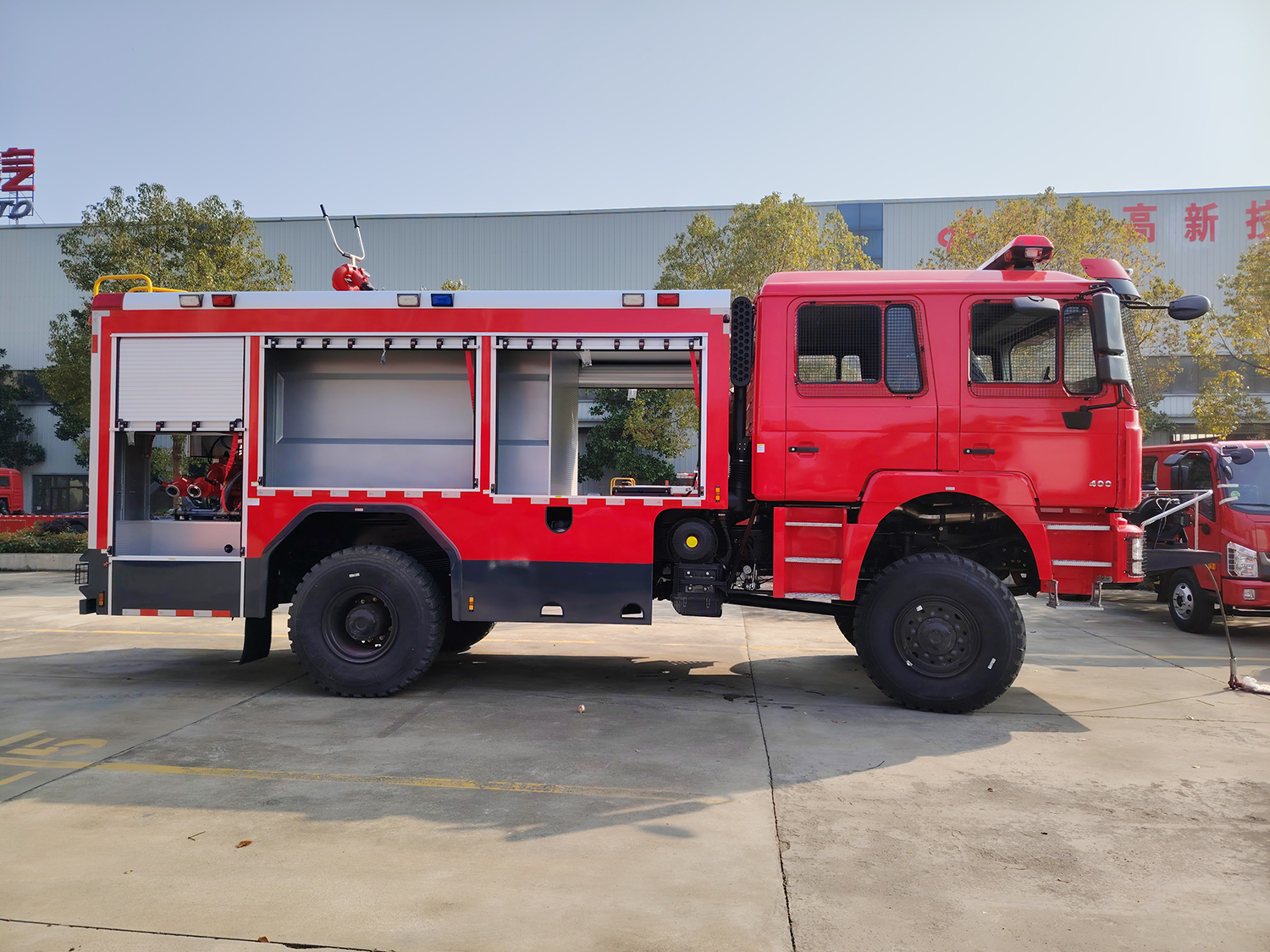 SHACMAN 4X4 rescue fire fighting truck