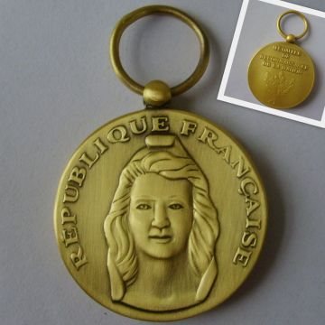 Antique Gold / Matte Gold Copper Custom Made Emblems With Factory Price