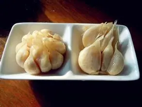 salty garlic, pickled garlic