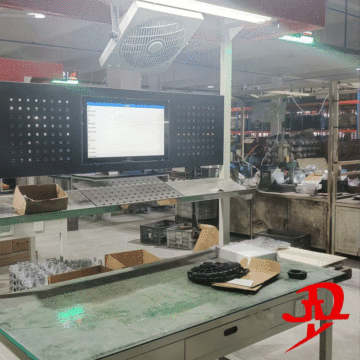 Meja Kerja Tahan Lama Dirancang untuk Lini Produksi
