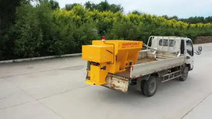 Snow melting agent salt dispenser