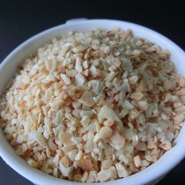 Yellowish garlic flakes with low price