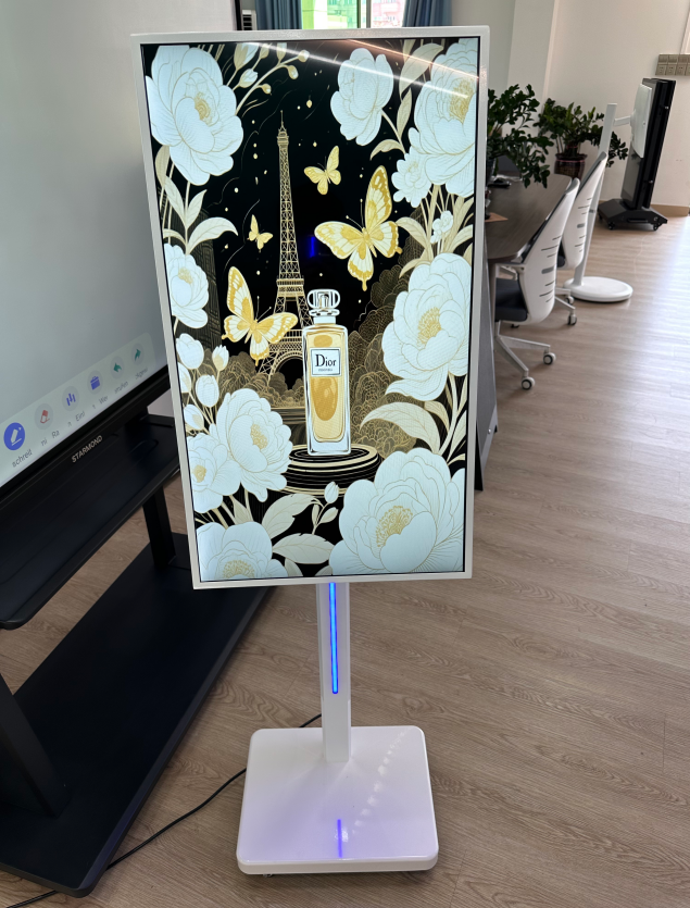 Canlı ve ilgi çekici dijital tabela içeriği için yüksek çözünürlüklü sıvı kristal ekran