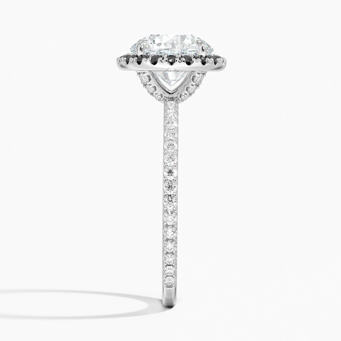 แหวนรัศมีทอง 18K สุดหรู ประดับเพชรแล็บ