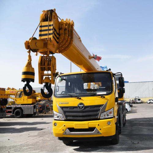 Надежный автокран грузоподъемностью 16 тонн для промышленного применения