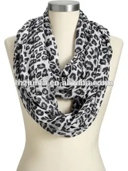 2015 Fashion warp knitted warm snood neck warmer leopard jacquard