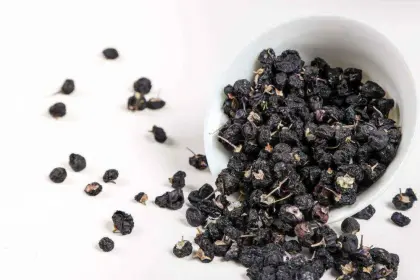Black wolfberry extract powder
