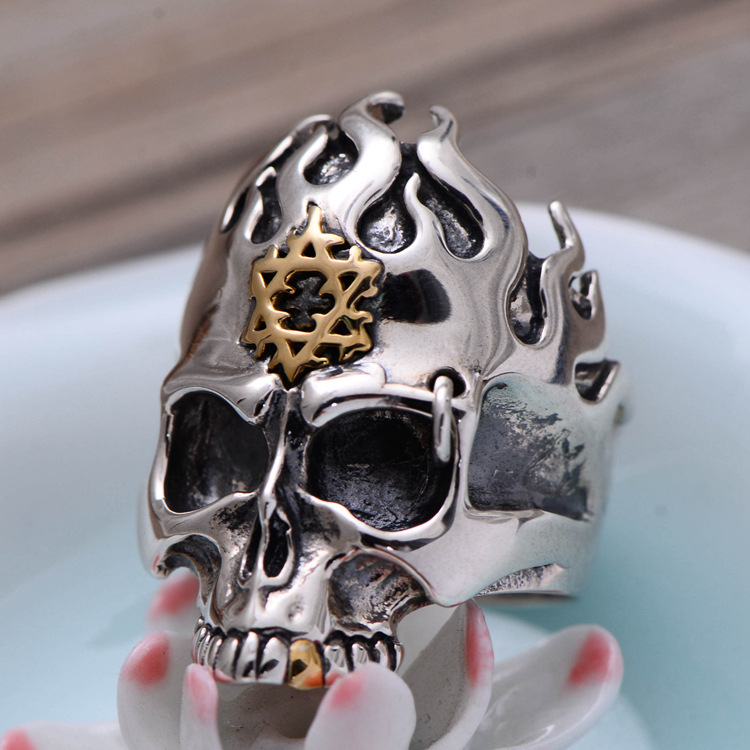 Fashion six-pointed star skull ring 