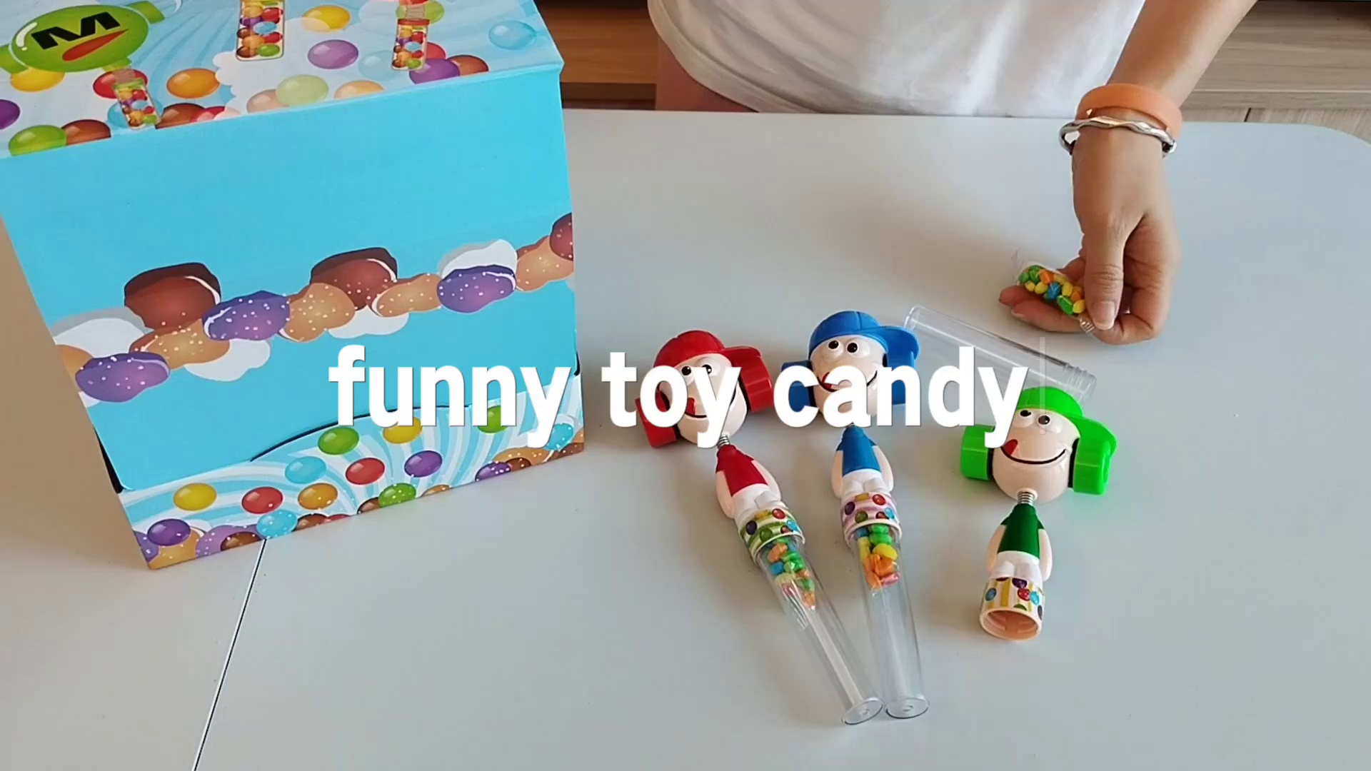 Hot Selling Plastic Funny Shake Head Clown Toy