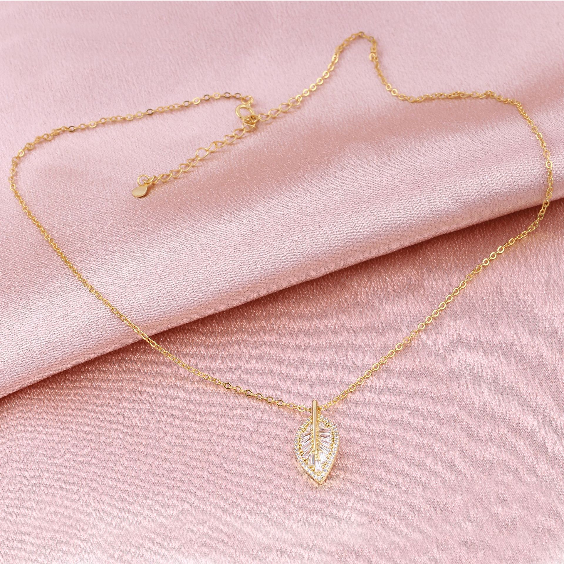 Leaf Versatile Necklace