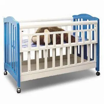 Baby's Crib with Drawers, Made of Solid Wood or MDF