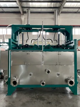 Double-cylinder double-station feeding forming machine