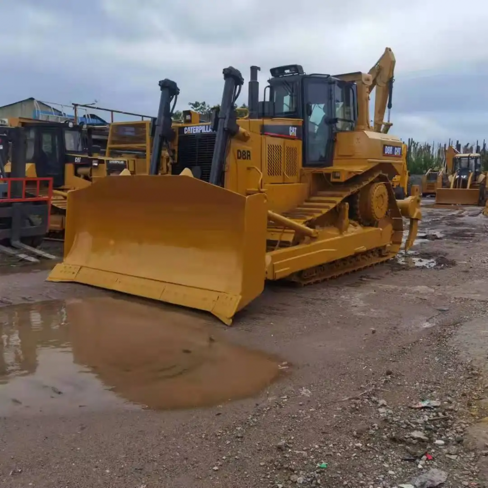 использовал Caterpillar Bulldozers Shantui Bulldozer D155 SD32 D8H