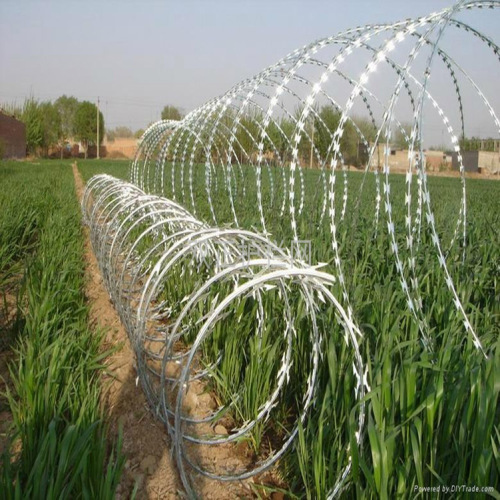 Wysokie napięcie wojskowe chroniące ogrodzenia z drutu kolczastego