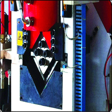 Menara Baja Sudut Mesin CNC Punching &amp; Shearing