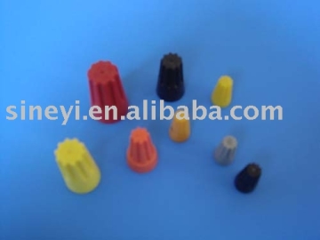 PBT Screw-On Connector
