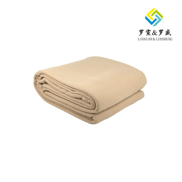 Coperta in feltro bianco latte