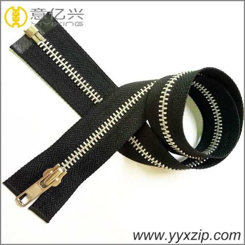 Shinny Gold Metal Zipper 3 shinny Gold metal zipper for pillow Supplier