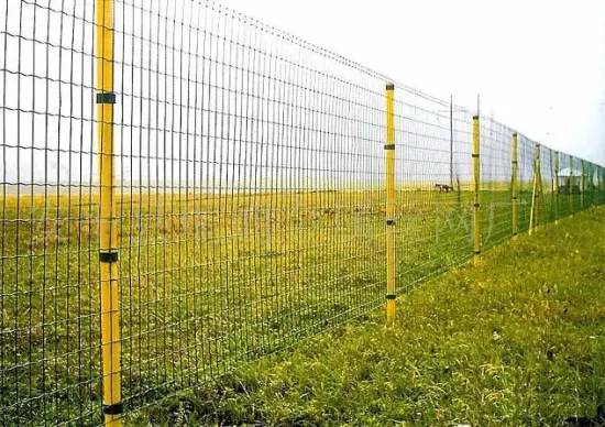 Wave-type fencing wire mesh