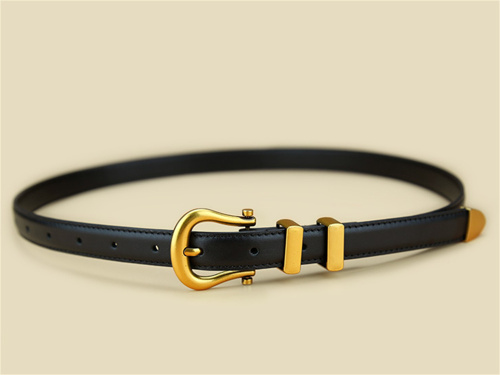 Cinturón de cuero negro clásico versátil y elegante