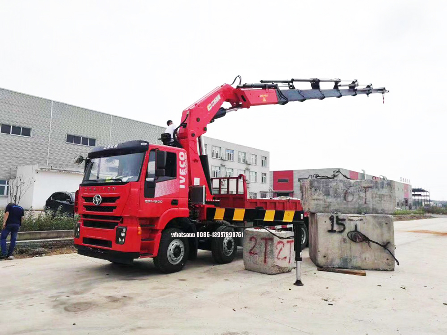 Truck Mounted Crane3