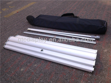 Wide stable flat base roll up stand