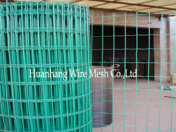 Green pvc-coated wire mesh for raising chickens