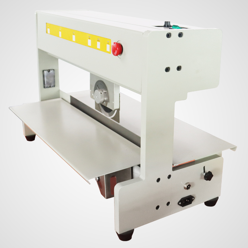 Common use blade moving type PCB cutting machine