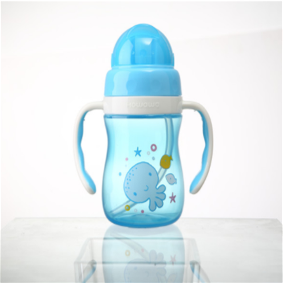 बेबी प्लास्टिक पानीको कप परालको साथ बेबी बोतल
