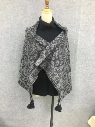 Consinee 100% Mercerized Wool Yarn Shawl
