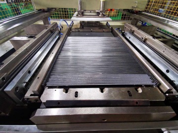 Servo type Core Builder for Tube Fin Radiator