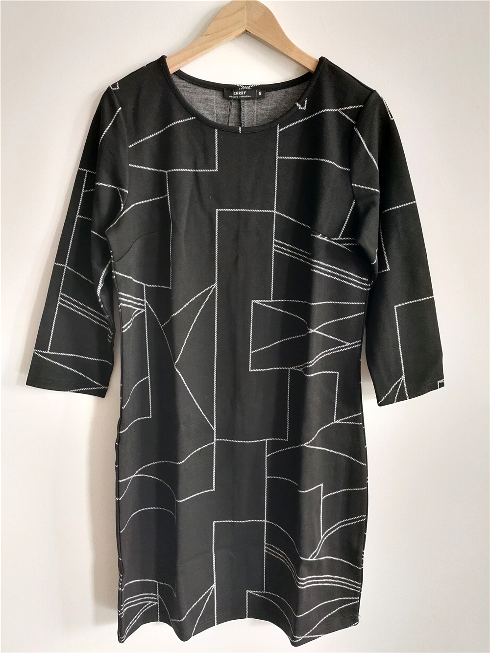 Women's Loose Dress With A Round Neck