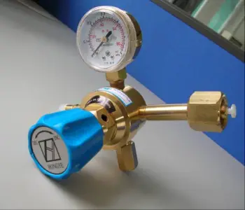 Brass single stage pressure regulator