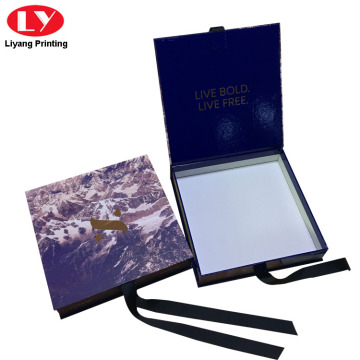 Caja de regalo azul empaquetado de bufanda de seda de lujo