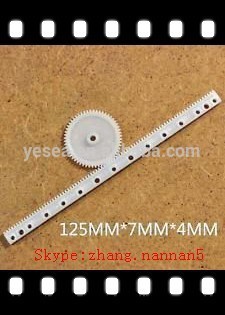 China manufacturing small plastic rack and pinion gears supplier