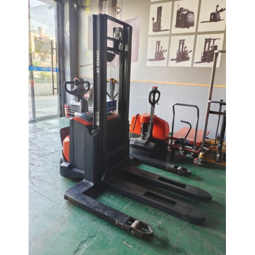 1,4 тонна Toyota Electric Pallet Stacker