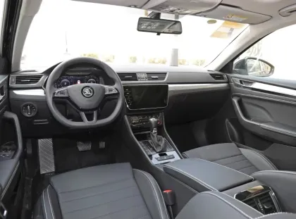 Affordable Skoda Superb 2.0T FWD Midsize Sedan with Sunroof